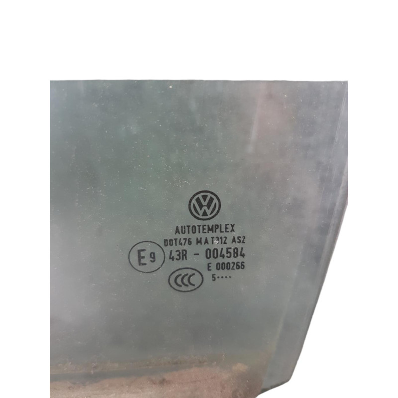 Vitre arriere gauche VOLKSWAGEN JETTA 3 Photo n°1