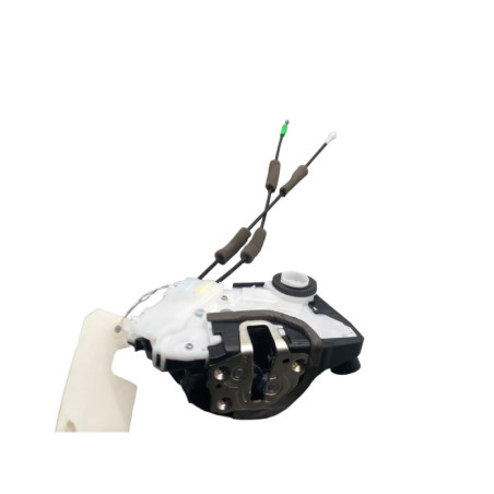 Serrure avant droit TOYOTA YARIS CROSS