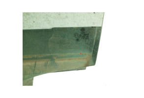 Vitre arriere gauche VOLKSWAGEN PASSAT 5 Photo n°1
