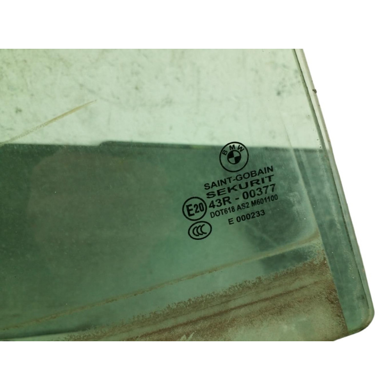 Vitre arriere droit BMW X5 E53 Photo n°1