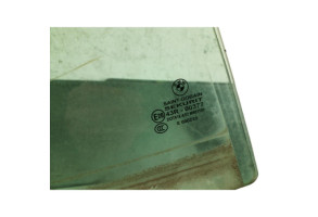 Vitre arriere droit BMW X5 E53 Photo n°1
