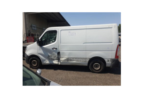 Vitre avant gauche NISSAN NV400 Photo n°9