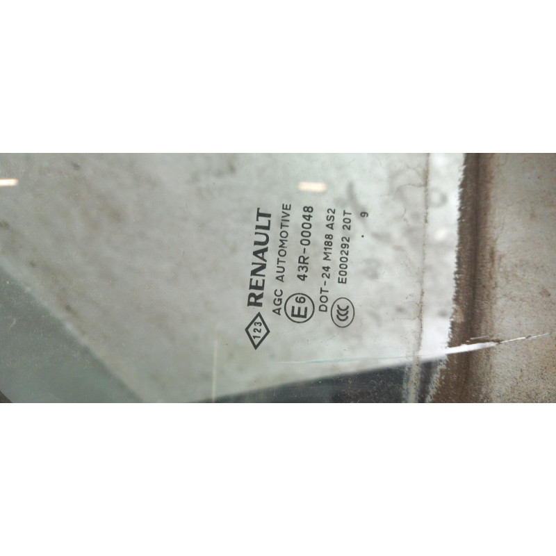Vitre arriere droit RENAULT SCENIC 3 Photo n°1