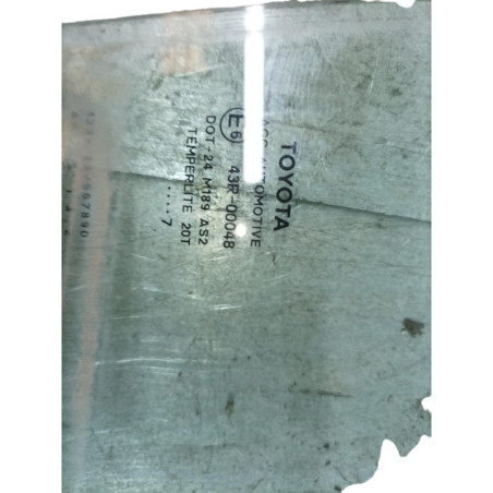 Vitre arriere droit TOYOTA AURIS 1