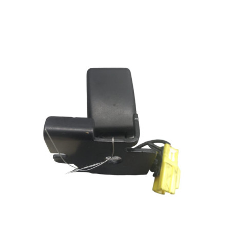 Attache ceinture arriere droit VOLVO V 40 2