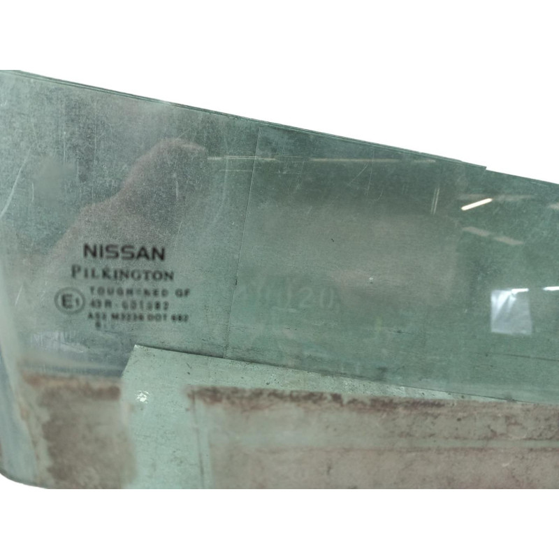 Vitre avant droit NISSAN MICRA 3 Photo n°1