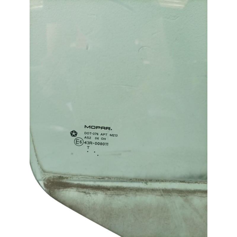 Vitre arriere droit DODGE CALIBER Photo n°1