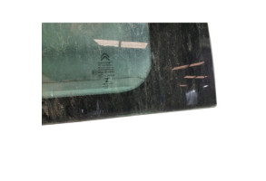 Vitre arriere droit CITROEN C4 CACTUS Photo n°1