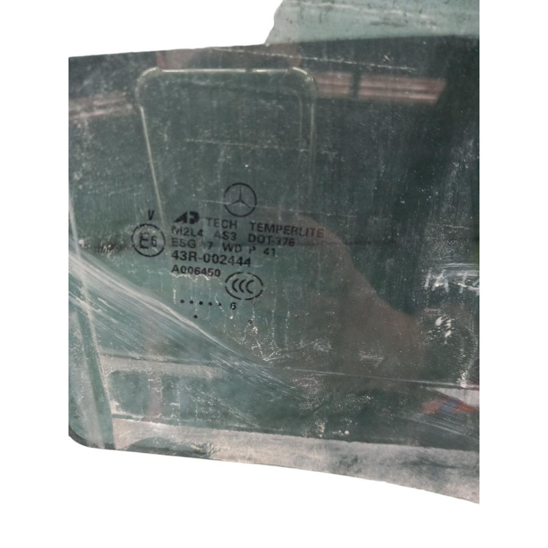 Vitre arriere droit MERCEDES CLASSE M 164 Photo n°1