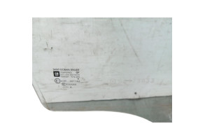 Vitre arriere droit OPEL CORSA D Photo n°1