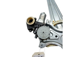 Leve vitre electrique arriere gauche TOYOTA AVENSIS 3 Photo n°3