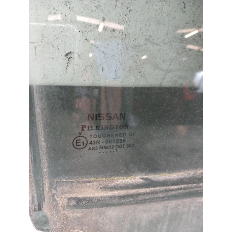 Vitre arriere gauche NISSAN NOTE 1 Photo n°1
