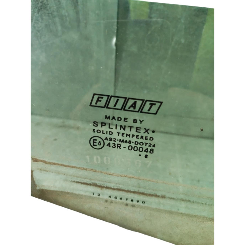 Vitre arriere droit FIAT PUNTO 2 Photo n°1