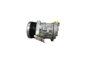 Compresseur clim FIAT GRANDE PUNTO Photo n°4