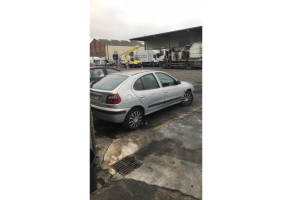 Injecteurs RENAULT MEGANE 1 Photo n°11