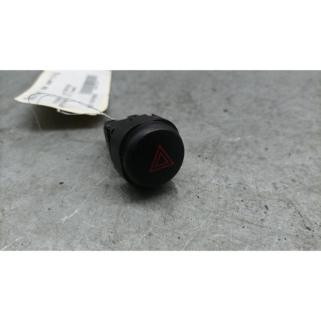 Bouton de warning NISSAN NV200