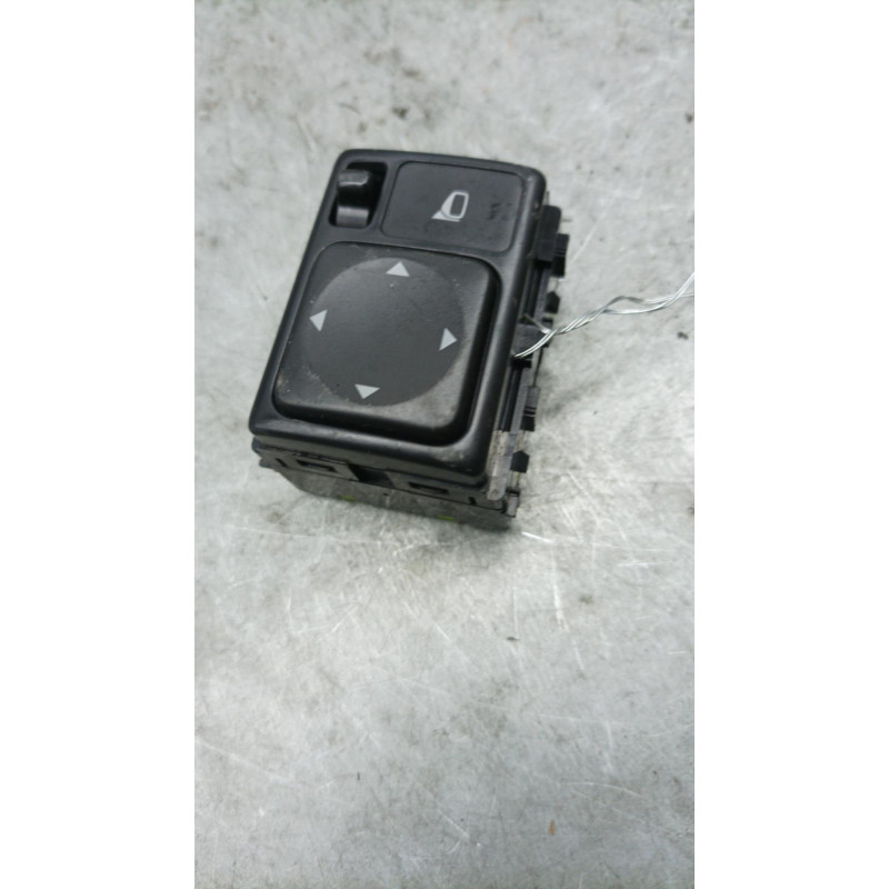 Commande retroviseurs NISSAN NV200 Photo n°1
