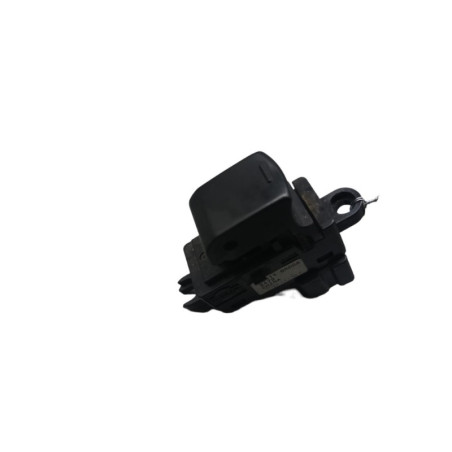 Interrupteur de leve vitre arriere droit NISSAN QASHQAI 1