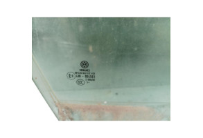 Vitre avant droit VOLKSWAGEN JETTA 3 Photo n°1