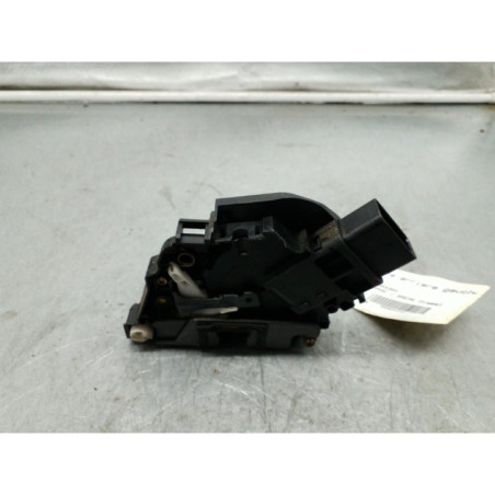 Serrure arriere gauche FORD FOCUS 2