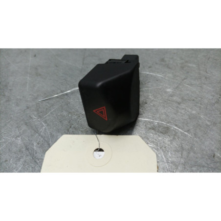 Bouton de warning NISSAN MICRA 3