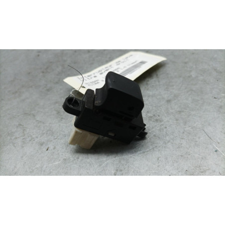 Interrupteur de leve vitre avant droit NISSAN MICRA 3