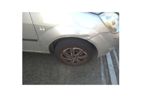 Compresseur clim FORD FIESTA 5 Photo n°19