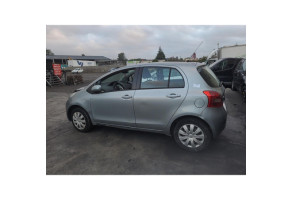 Pare soleil gauche TOYOTA YARIS 2 Photo n°4