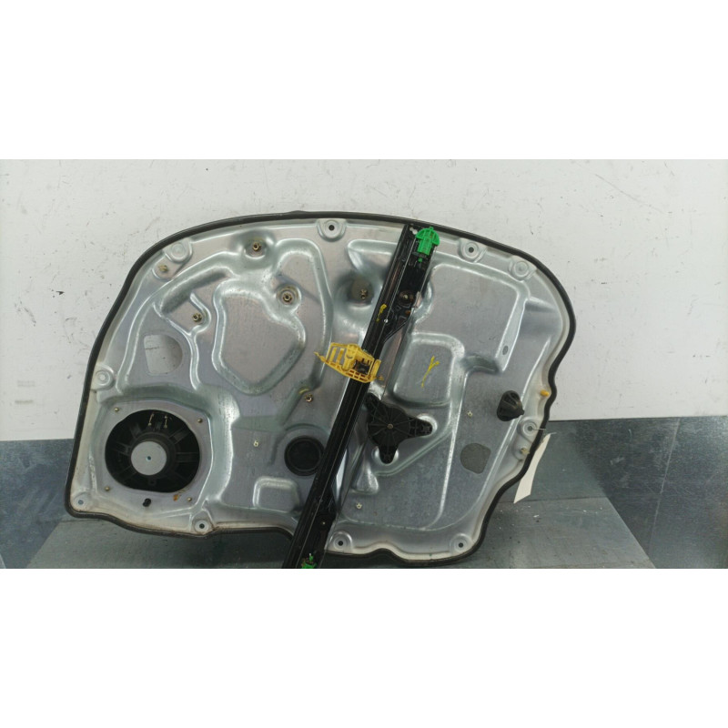 Leve vitre electrique avant gauche FIAT IDEA Photo n°1