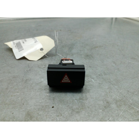 Bouton de warning PEUGEOT TRAVELLER