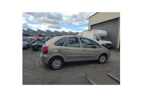 Pare boue avant gauche CITROEN XSARA PICASSO Photo n°14