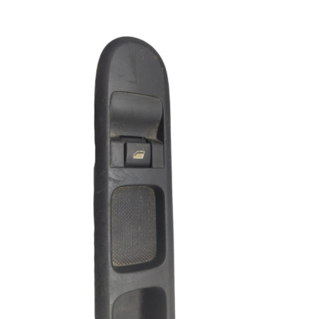 Interrupteur de leve vitre avant droit PEUGEOT 5008 1