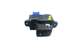 Interrupteur de leve vitre arriere gauche KIA RIO 3 Photo n°4