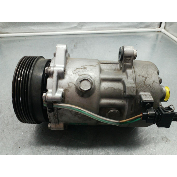 Compresseur clim VOLKSWAGEN NEW BEETLE 1 Photo n°4