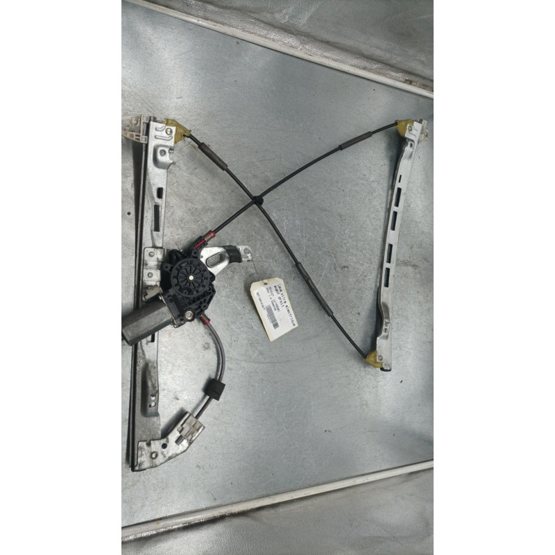 Leve vitre electrique avant droit PEUGEOT 206+ Photo n°1