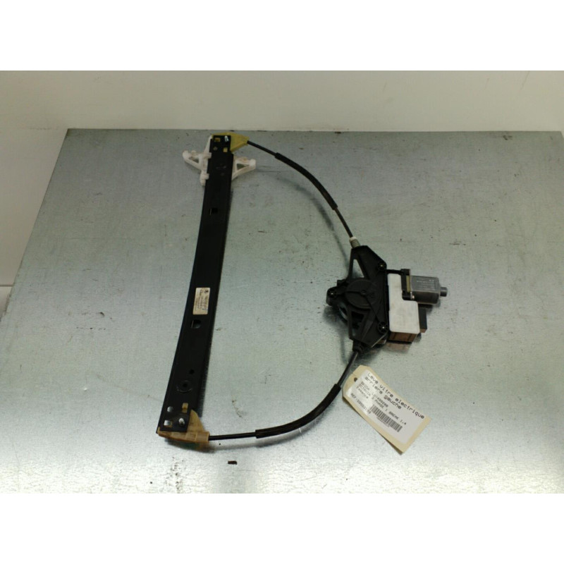 Leve vitre electrique arriere gauche SKODA OCTAVIA 3 Photo n°1