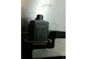 Leve vitre electrique arriere gauche SKODA OCTAVIA 3 Photo n°4