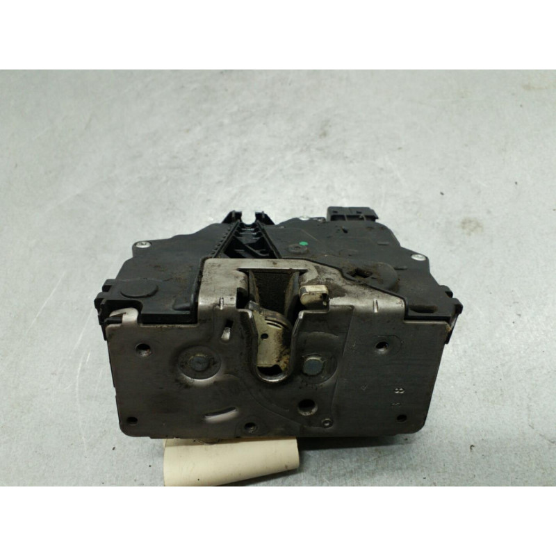Serrure avant droit OPEL CORSA D Photo n°1