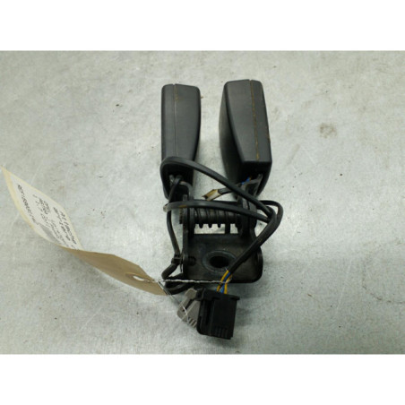 Attache ceinture arriere centrale OPEL ASTRA J
