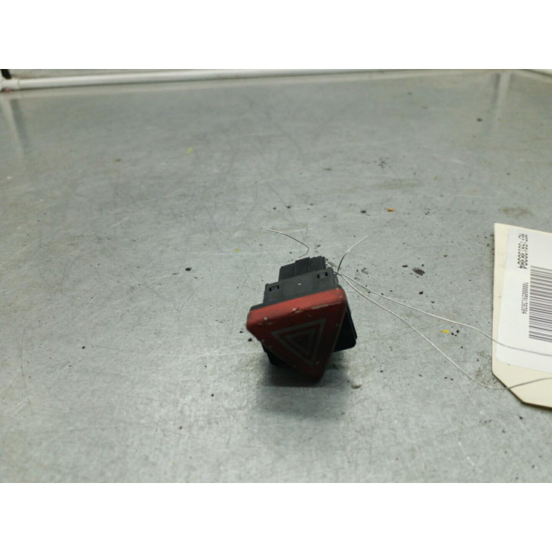 Bouton de warning AUDI A3 2 Photo n°1