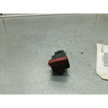 Bouton de warning AUDI A3 2