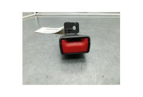 Attache ceinture arriere centrale OPEL ASTRA J Photo n°1