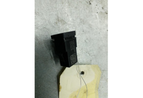 Bouton de warning FORD PUMA 2 Photo n°1