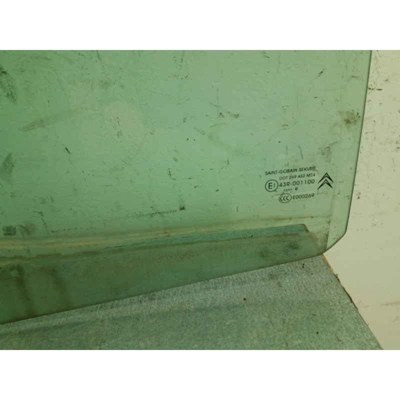 Vitre arriere droit CITROEN C4 PICASSO 1 Photo n°1