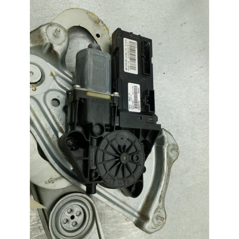 Leve vitre electrique avant gauche RENAULT MEGANE 3 Photo n°1