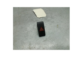 Bouton de warning SUZUKI SWIFT 3 Photo n°1