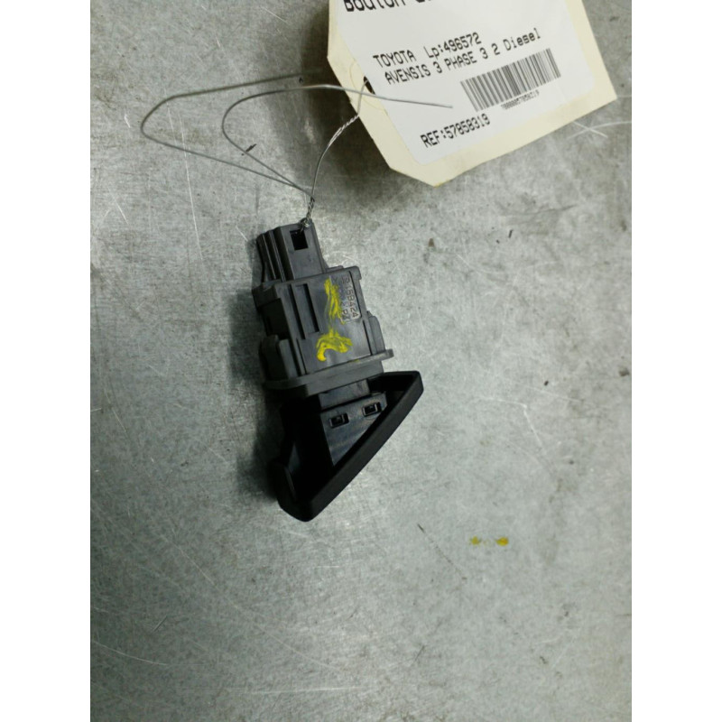 Bouton de warning TOYOTA AVENSIS 3 Photo n°1
