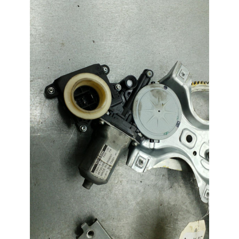 Leve vitre electrique avant gauche TOYOTA AVENSIS 3 Photo n°1