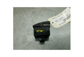Bouton de warning SKODA RAPID Photo n°1