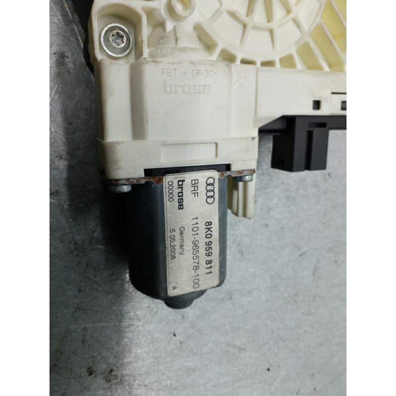 Leve vitre electrique arriere gauche AUDI A4 3 Photo n°1